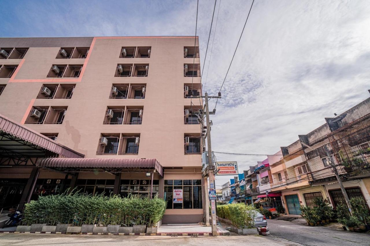 Pasawang Hotel Hat Yai Exteriör bild